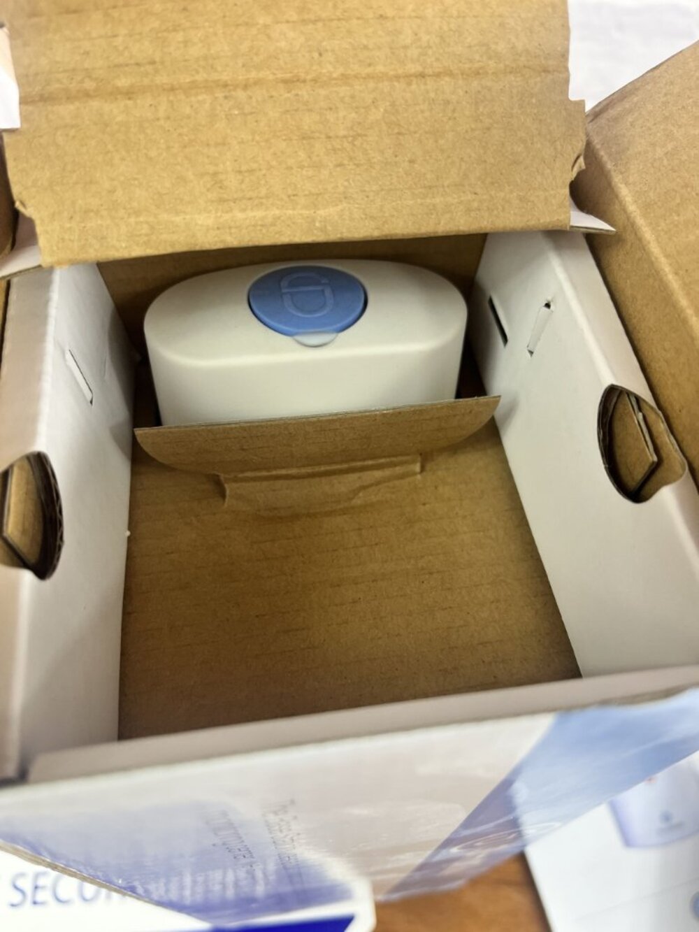 SimpliSafe Wireless Home Security System GEN 1 LOT Base, 2 Motion, Keypad, Siren - Picture 13 of 13